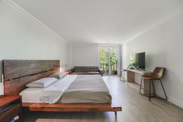 1121 Crandon Boulevard D206, Key Biscayne, FL 33149
