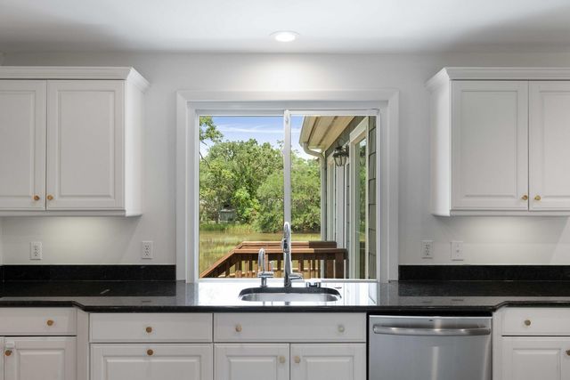 345 Confederate Circle, Charleston, SC 29407