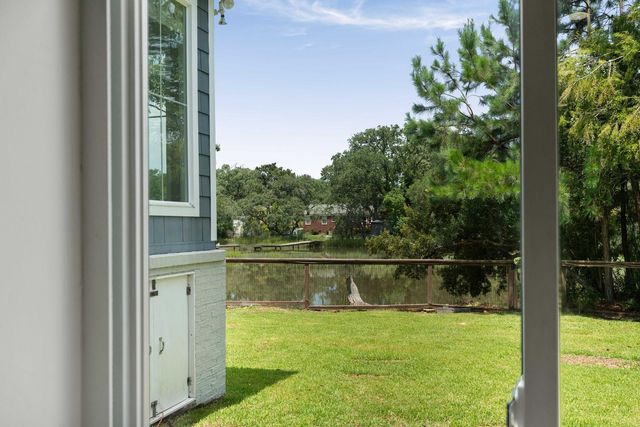 345 Confederate Circle, Charleston, SC 29407