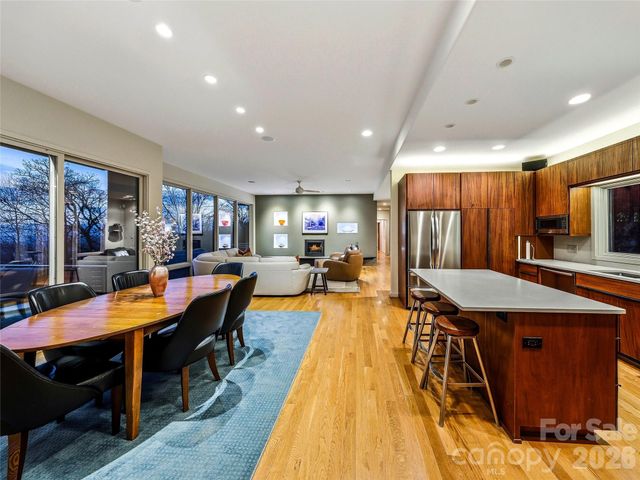 102 Horizon Hill Road, Asheville, NC 28804