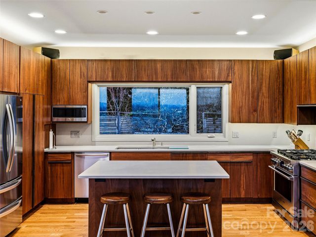 102 Horizon Hill Road, Asheville, NC 28804
