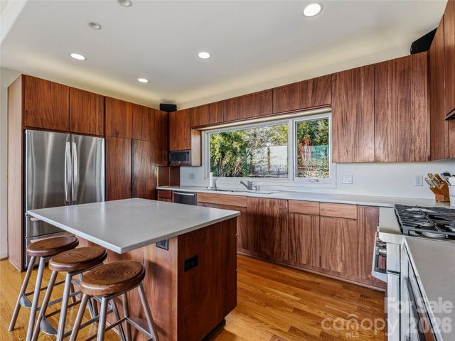 102 Horizon Hill Road, Asheville, NC 28804