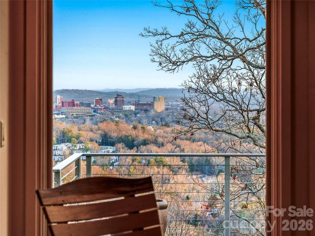102 Horizon Hill Road, Asheville, NC 28804