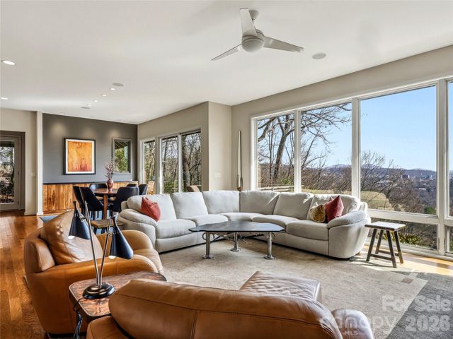 102 Horizon Hill Road, Asheville, NC 28804