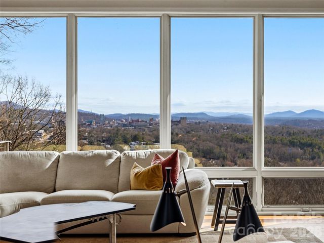 102 Horizon Hill Road, Asheville, NC 28804