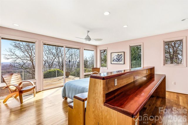 102 Horizon Hill Road, Asheville, NC 28804