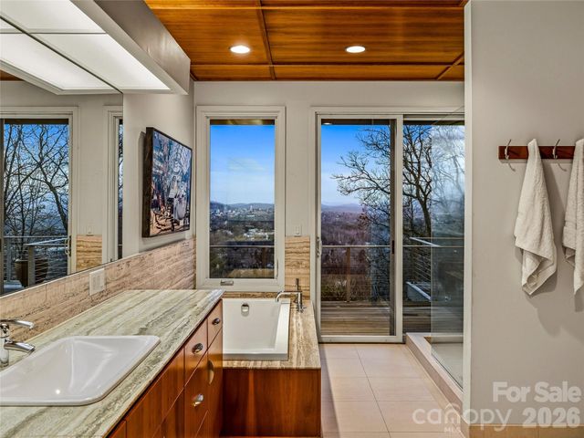 102 Horizon Hill Road, Asheville, NC 28804