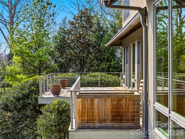 102 Horizon Hill Road, Asheville, NC 28804