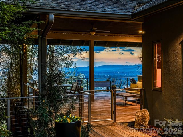 102 Horizon Hill Road, Asheville, NC 28804