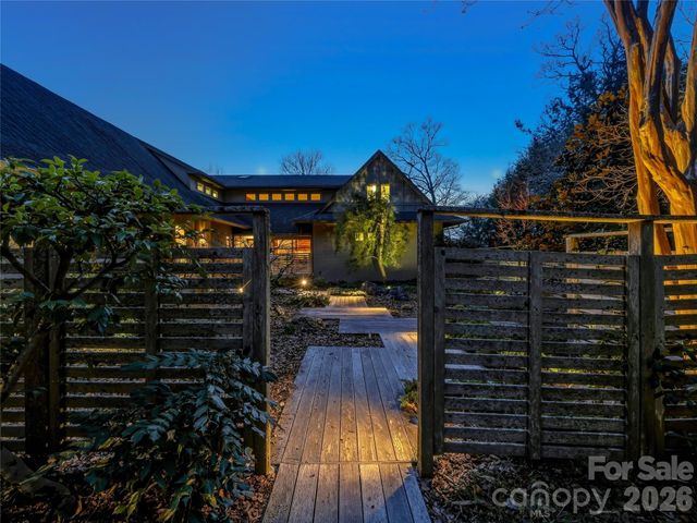 102 Horizon Hill Road, Asheville, NC 28804