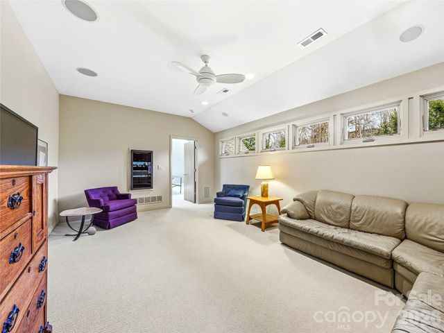 102 Horizon Hill Road, Asheville, NC 28804