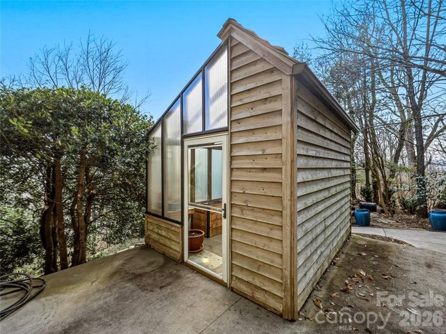 102 Horizon Hill Road, Asheville, NC 28804
