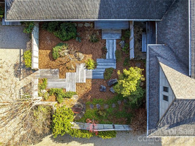 102 Horizon Hill Road, Asheville, NC 28804