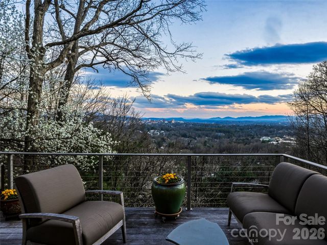 102 Horizon Hill Road, Asheville, NC 28804