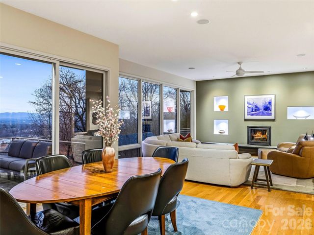 102 Horizon Hill Road, Asheville, NC 28804