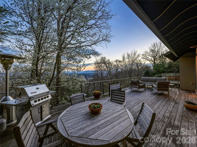 102 Horizon Hill Road, Asheville, NC 28804