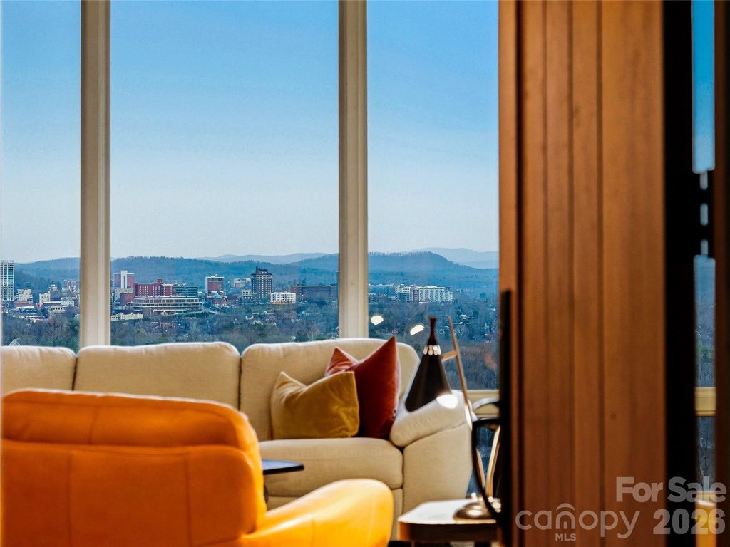 102 Horizon Hill Road, Asheville, NC 28804