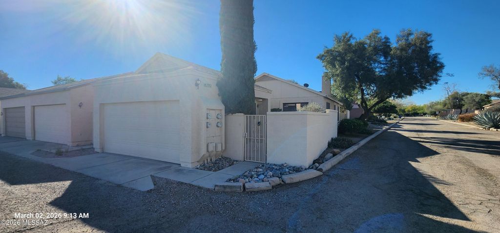 2552 N Palo Santo Drive, Tucson, AZ 85745