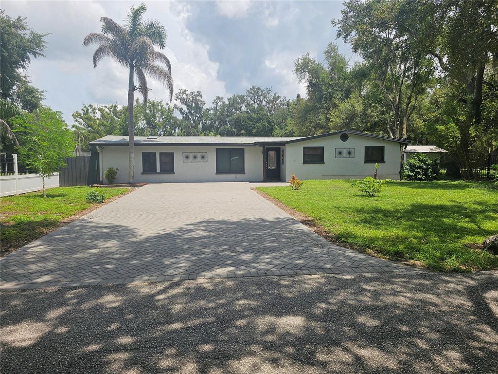 Image 1 of property listing at 16109 INDIAN MOUND ROAD, Tampa, FL 33618