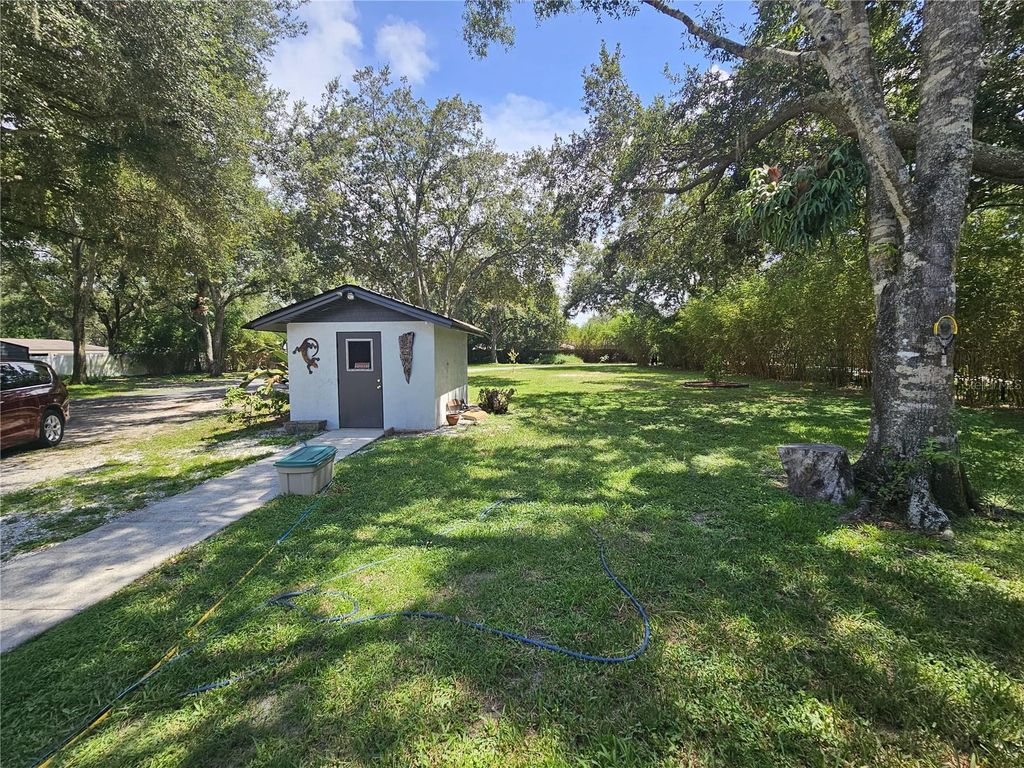 Image 5 of property listing at 16109 INDIAN MOUND ROAD, Tampa, FL 33618