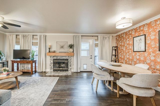 921 E Foxhill Drive, Fresno, CA 93720