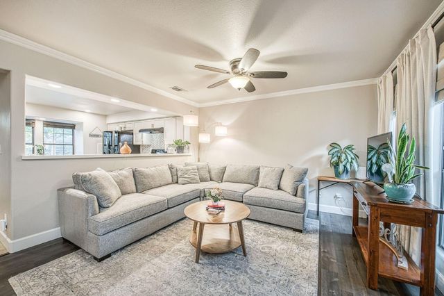 921 E Foxhill Drive, Fresno, CA 93720