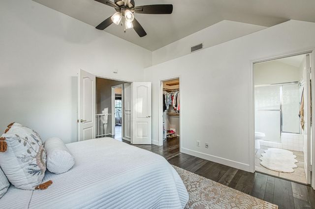 921 E Foxhill Drive, Fresno, CA 93720