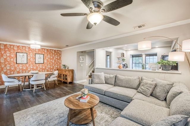 921 E Foxhill Drive, Fresno, CA 93720