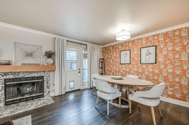921 E Foxhill Drive, Fresno, CA 93720