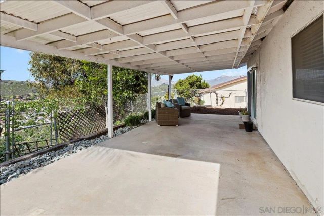 12448 Ridgeton Dr, Lakeside, CA 92040