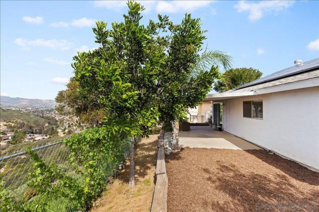 12448 Ridgeton Dr, Lakeside, CA 92040