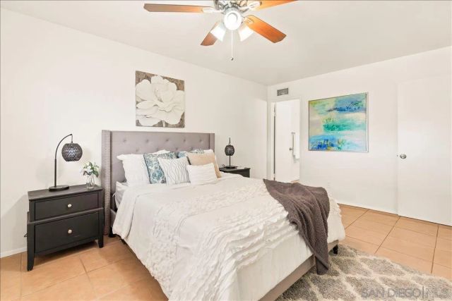 12448 Ridgeton Dr, Lakeside, CA 92040