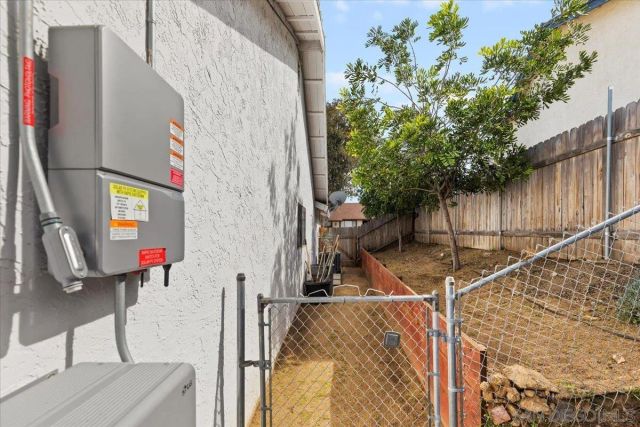 12448 Ridgeton Dr, Lakeside, CA 92040