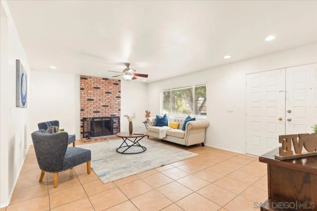 12448 Ridgeton Dr, Lakeside, CA 92040