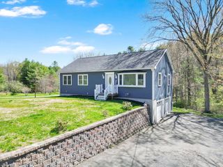 249 Ware St, Palmer, MA 01069