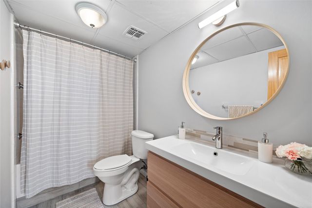 15 Greenway Plaza 25J, Houston, TX 77046