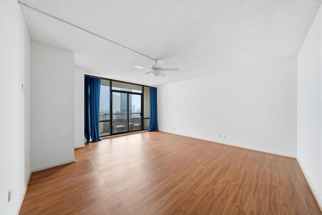 15 Greenway Plaza 25J, Houston, TX 77046