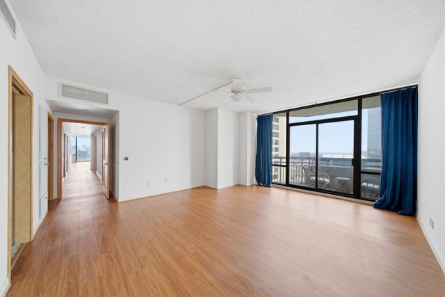 15 Greenway Plaza 25J, Houston, TX 77046