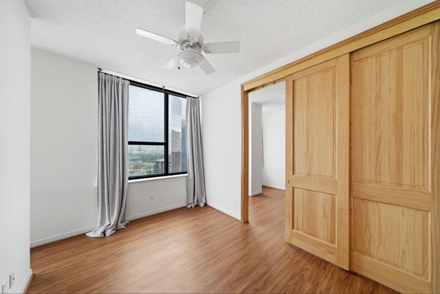 15 Greenway Plaza 25J, Houston, TX 77046