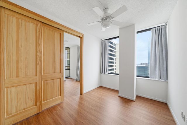 15 Greenway Plaza 25J, Houston, TX 77046