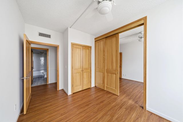 15 Greenway Plaza 25J, Houston, TX 77046