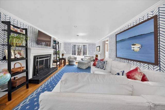 36 Independence Ln, Hingham, MA 02043