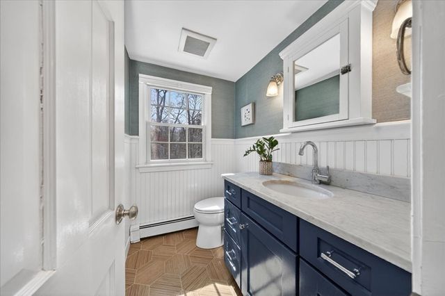 36 Independence Ln, Hingham, MA 02043