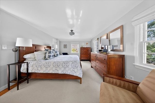 36 Independence Ln, Hingham, MA 02043