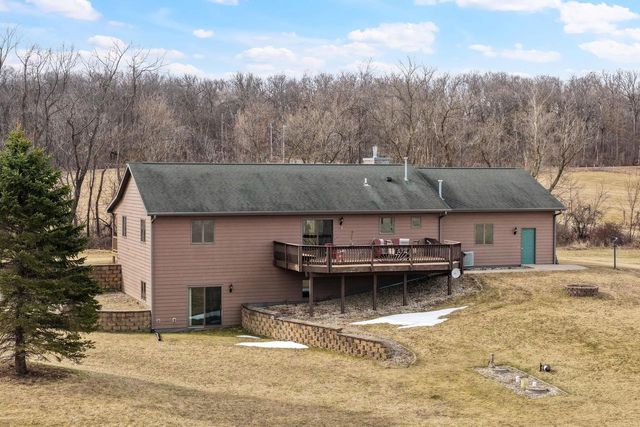 9620 W Topp Road, Evansville, WI 53536