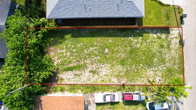 1141 Peak Road, Lake Worth, FL 33462