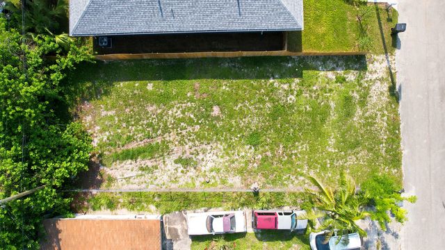 1141 Peak Road, Lake Worth, FL 33462