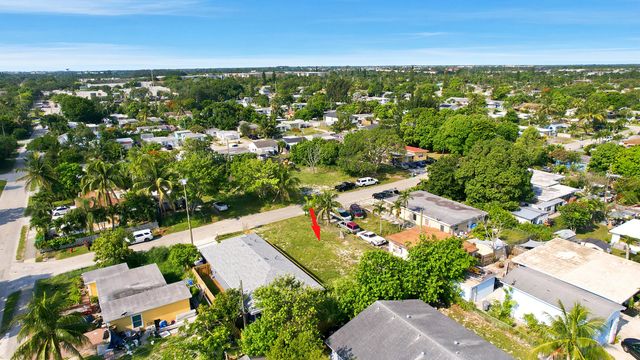 1141 Peak Road, Lake Worth, FL 33462