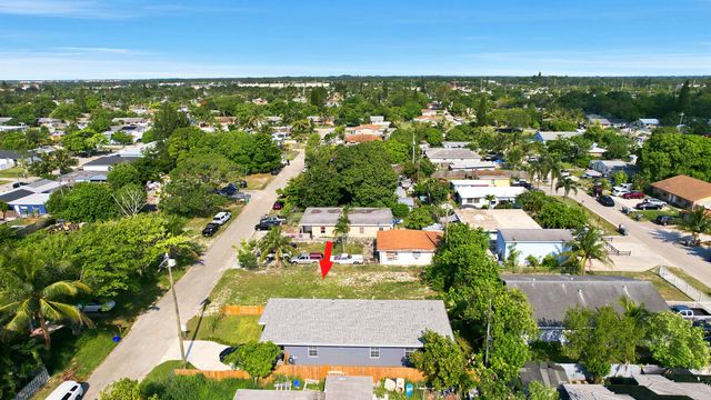 1141 Peak Road, Lake Worth, FL 33462