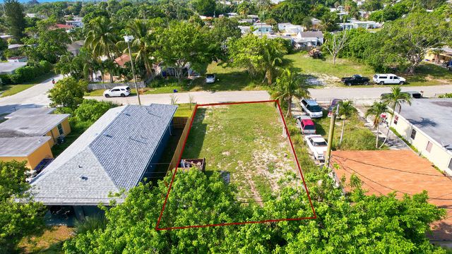 1141 Peak Road, Lake Worth, FL 33462